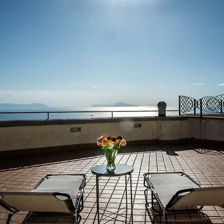 Bed & Breakfast Vomero Roof