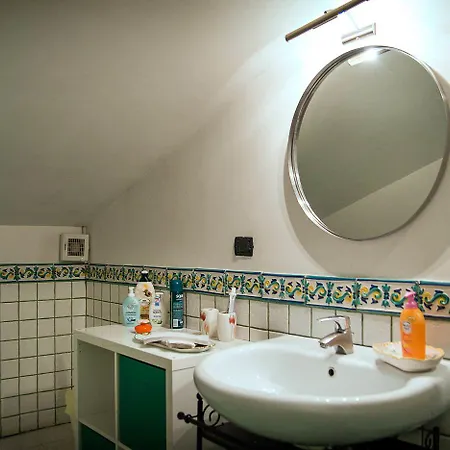 Oda ve Kahvaltı Vomero Roof Napoli